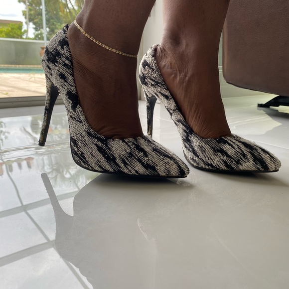 Heels - Picture 5 of 6